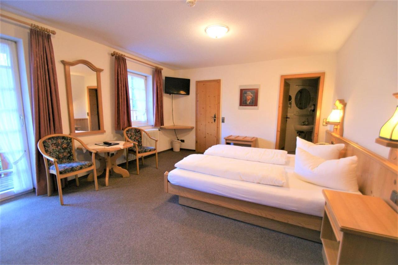 Zur Traube Schwarzwaldhotel & Restaurant Am Titisee Sankt Märgen Esterno foto